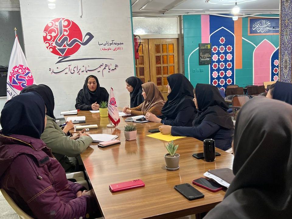 جلسه معاونین و مدیران هر سه شعبه در جهت اموزش های حضوری و انلاین