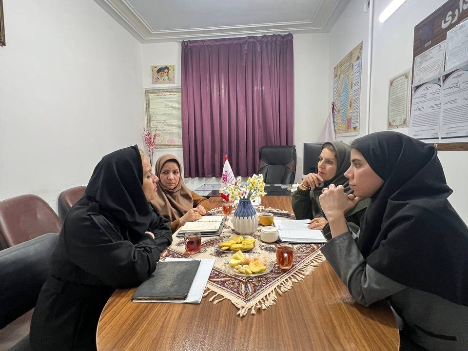 هم اندیشی مدیران هر سه شعبه با رویکرد اموزشهای حضوری و انلاین